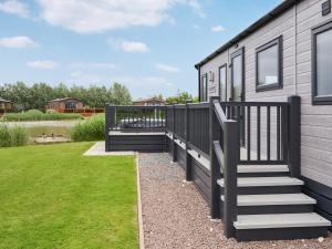 Sandy Shore - Uk37724