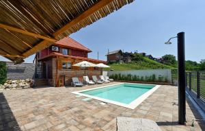 Stunning Home In Vinogradi Ludbreski