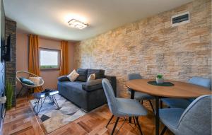 Stunning Home In Vinogradi Ludbreski