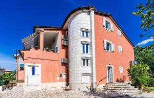 Beautiful Apartment In Fazana With Wifi