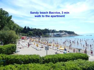 Traditional Dalmatian apt 3 min walk to beach