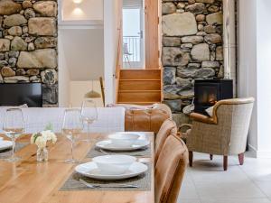 2 Bed in Aberdovey 75026