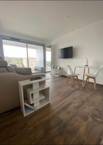 Studio neuf avec terrasse vue mer