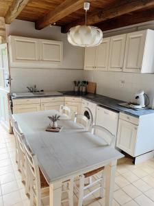 Maisons de vacances Gite des Lavandieres en bordure de Vienne (Civaux) : photos des chambres