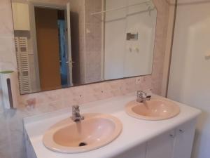Maisons de vacances Tres belle maison bretonne : photos des chambres