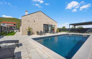 Stunning Home In Sibenik With Kitchen