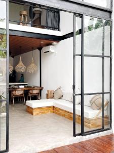 Beach Loft with Rooftop! Hidden GEM!