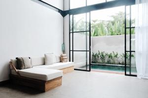 Beach Loft with Rooftop! Hidden GEM!