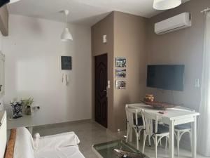 Petropoulos Apartments