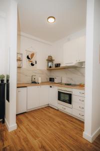 Apartment 212