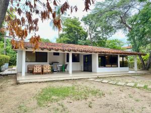 Exclusiva Villa con Salida al Mar