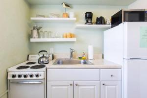 Cozy private studio 2 blocks from Pompano Beach