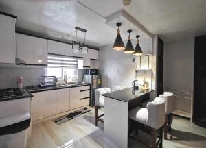 Ideal for Big families or Barkada