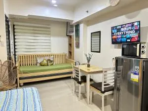 5-guest Studio Seaview Flat near Ayala Wi-Fi Pool - Baugo