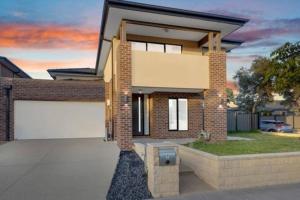 Luxurious 4 Bedroom Home in Prime Location