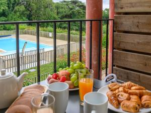 Apartment Le Château de Kergonano-7 by Interhome