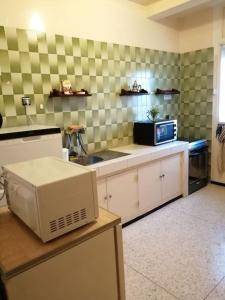 Helle Ferienwohnung mit Tiefgarage