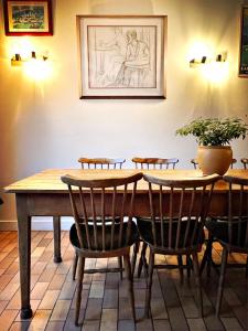 Hotels Hotel des Remparts : photos des chambres