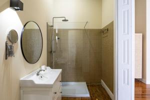 Guesthouse Bonjardim by LovelyStay