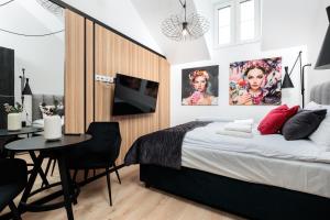 Krowoderska 55 - by Upstairs