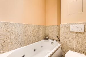 Lavie Maison Hot Tub Seaside Studio