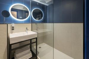 Hotels Best Western Kobalt Annecy Nord - Epagny : Chambre Familiale avec 1 Lit Queen-Size et 1 Lit Simple - Non-Fumeurs