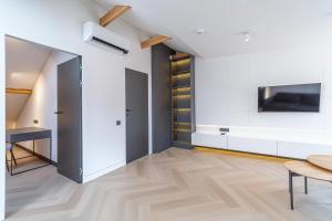 Serenade Old Town apartment with AC