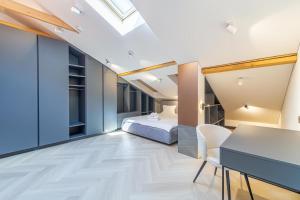 Serenade Old Town apartment with AC