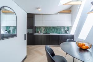 Serenade Old Town apartment with AC