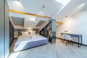 Serenade Old Town apartment with AC