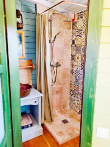 Gîte à la campagne - Roulotte romantique près dAutun