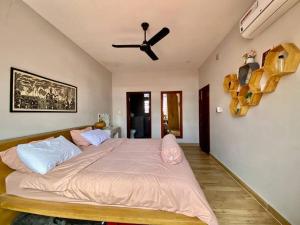 Modern 2-bedroom townhouse with rooftop terrace