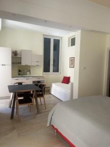 Palazzo Lanzilaos Rooms