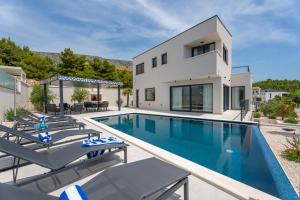 Villa Apolina 4 en-suite bedrooms, sea views