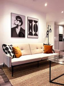 Luxe London Pad with Free Parking