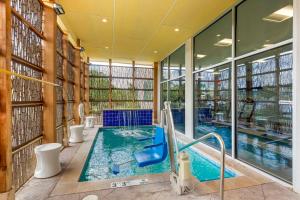 GLō Best Western Dallas South DeSoto