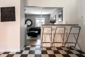 Spacious and central 4BDR apartment