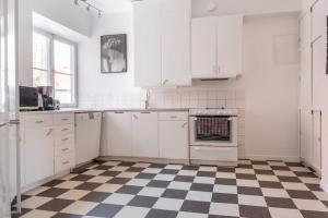 Spacious and central 4BDR apartment