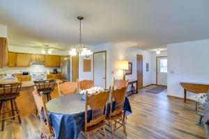 Henderson Home with Patio 1 Mi to Norfork Lake