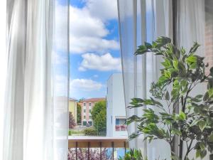 Pisa AirPort-Train Station AC Free Parking