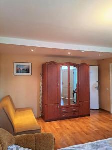 Sunny flat 250m from the beach