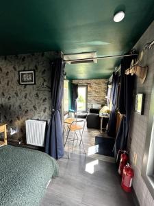 The Potters Rest, a cosy wee cabin in the Highlands