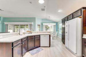 Golf Cart & Pool Access: The Villages Home!