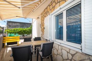 Apartments and Room Sanja