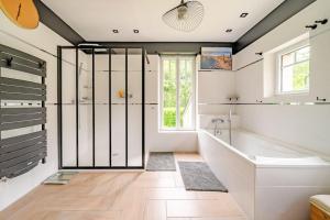 Villas Villa 200m2 cosy au calme avec baignoire balneo : photos des chambres