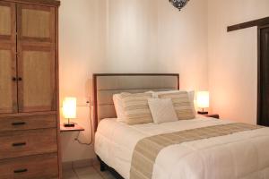 San Cayetano 3 with AC just a block away from the main square