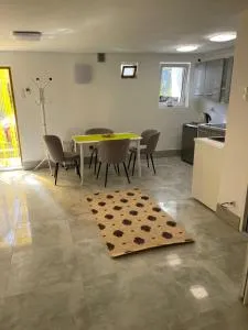 BIAŁY DOMEK - Na zapleczu - Mielno