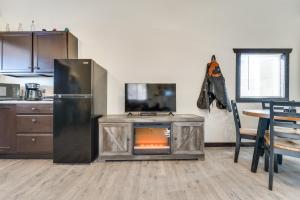 Oatman Studio with Fire Pit Near Bullhead City!