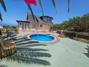 Villa Carlitos vistas al Mar y a la montaña - Tijoco de Abajo