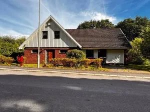 Home for Workers & Familys Near Volvo - Hönö